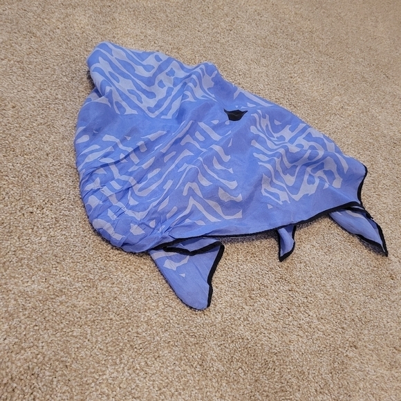 Women's Blue Large Head Scarf Size 28"x28" - Picture 3 of 4